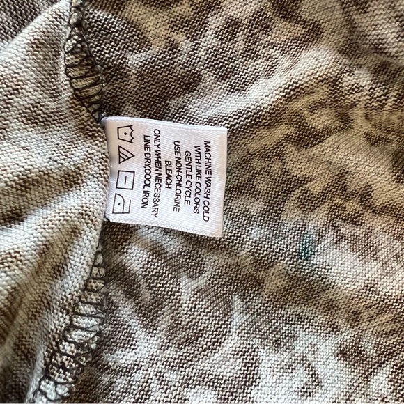 Melanie K lightweight ladies sweater, size small - Picture 9 of 9